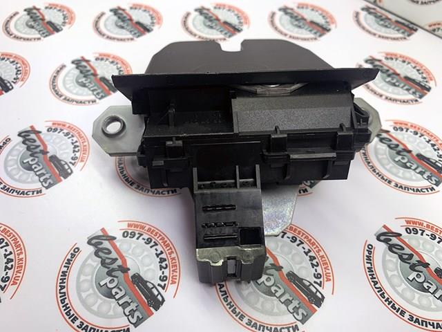 LAND ROVER LR072417 Замок багажника в наличии Чернигов
