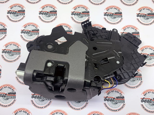 Замок передней левой двери LR078728 LAND ROVER