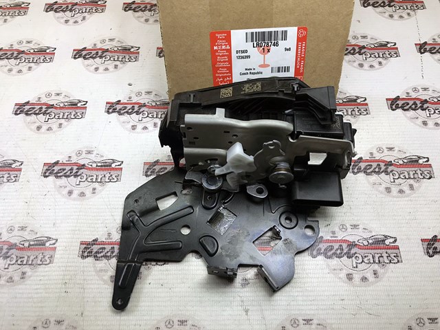 Замок задней двери, правой LR078746 LAND ROVER