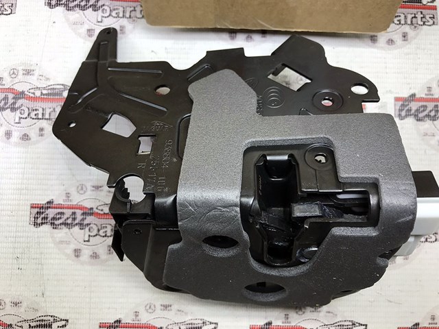 LAND ROVER LR078746 Замок двери задней правой в наличии Полтава
