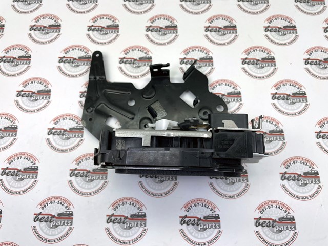 Замок двери задней левой LR078753 LAND ROVER