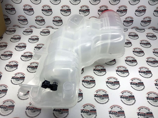 LR088547 LAND ROVER Бачок системы охлаждения расширительный купить в Чернигов