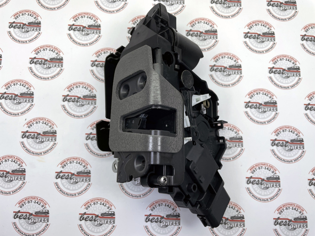 LAND ROVER LR091349 Замок водительской двери в наличии Запорожье