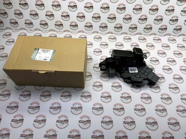 LR091349 LAND ROVER Замок двери передней левой купить в Харьков