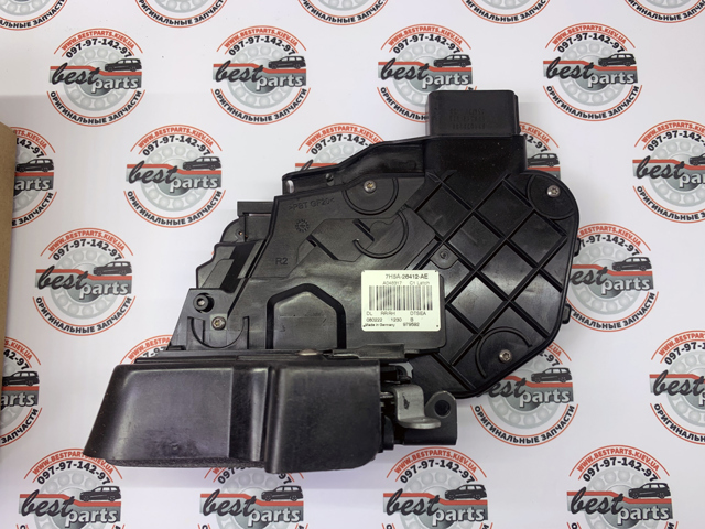 LAND ROVER LR091360 Замок двери задней правой в наличии Черкассы