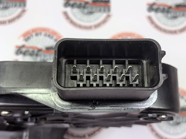 LR091360 LAND ROVER Замок двери задней правой купить в Днепр