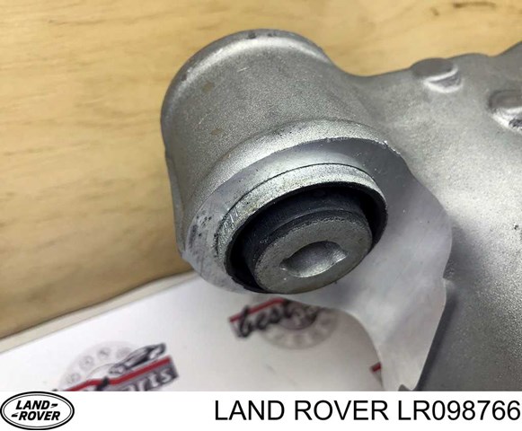 LAND ROVER LR098766 Рычаг задней подвески нижний правый в наличии Киев