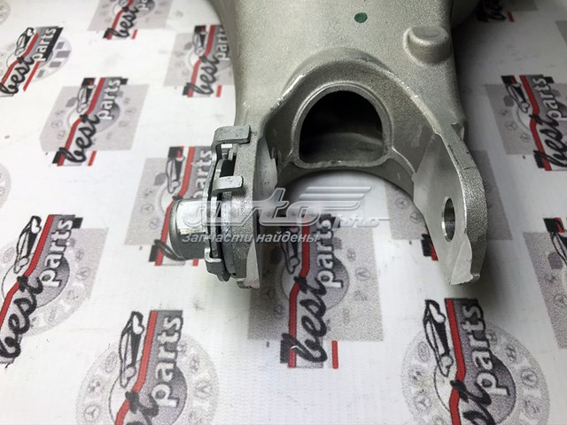 Рычаг задней подвески нижний, левый LR098768 LAND ROVER