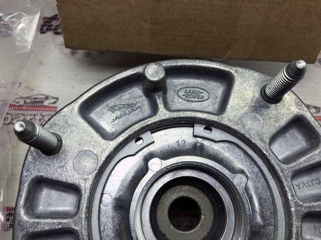 Опора стойки амортизатора переднего LR099953 LAND ROVER