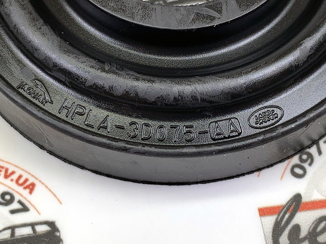LAND ROVER LR104875 в наличии Черновцы