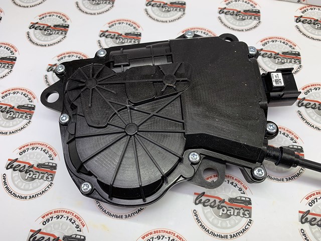 Привод открытия замка двери LR108981 LAND ROVER