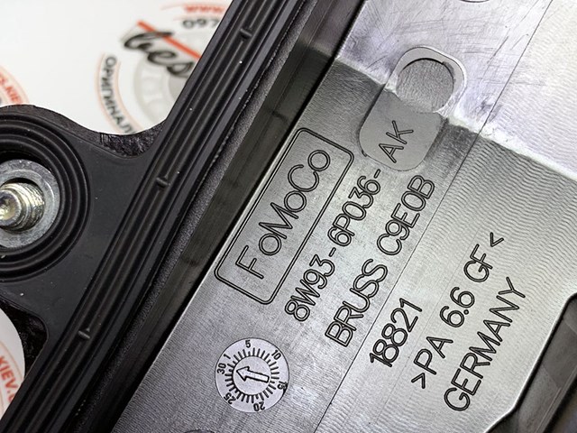 LR113201 LAND ROVER Крышка клапанная правая купить в Украина