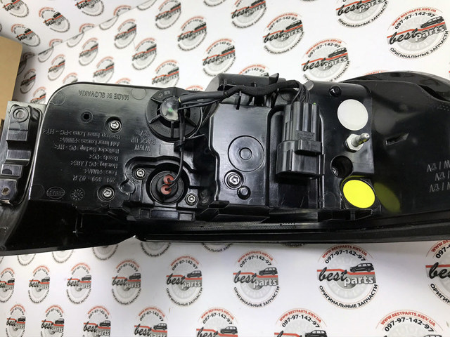 LR116195 LAND ROVER Фонарь задний правый купить в Днепр