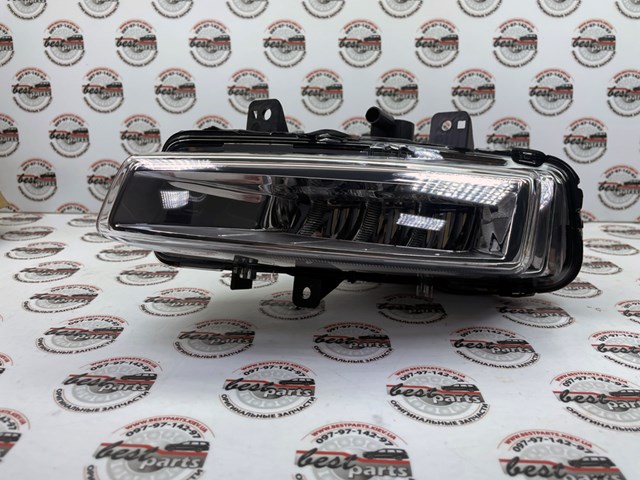 Противотуманная фара левая LR136869 LAND ROVER