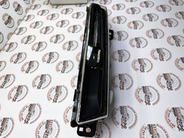 Противотуманная фара левая LR142091 LAND ROVER