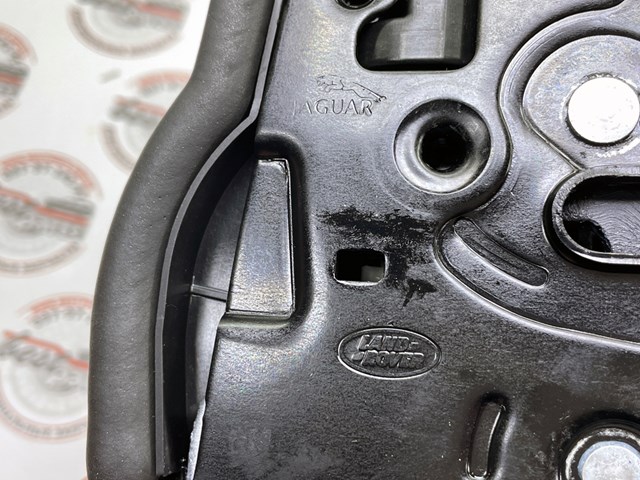 LAND ROVER LR153730 в наличии Черновцы