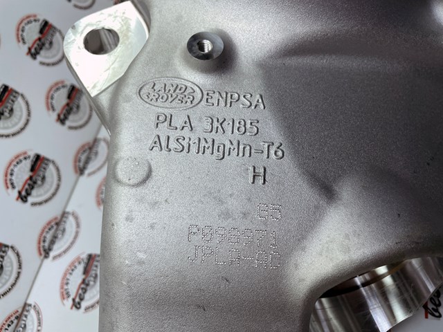 Цапфа - поворотный кулак передний, правый LR155542 LAND ROVER