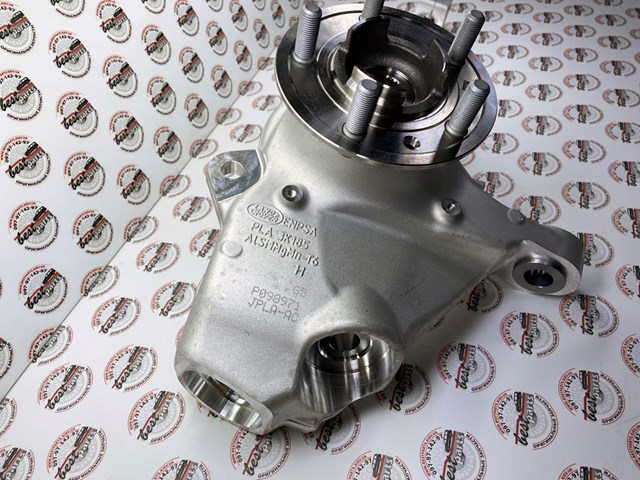 LAND ROVER LR155542 Цапфа передняя правая в наличии Запорожье