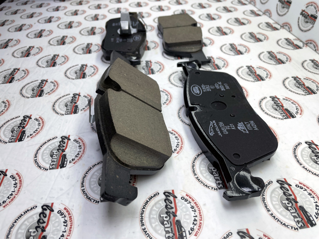 LAND ROVER LR160486 Передние тормозные колодки в наличии Украина