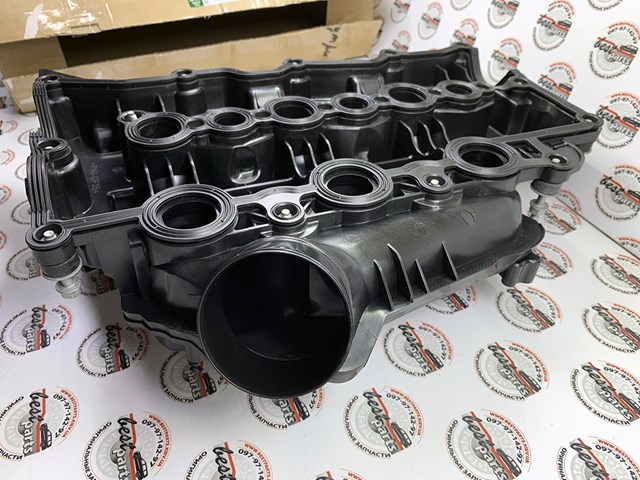 LAND ROVER LR166213 Крышка клапанная левая в наличии Львов