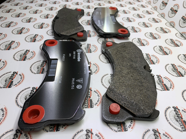 PORSCHE PAA698151 Колодки тормозные передние дисковые в наличии Ирпень
