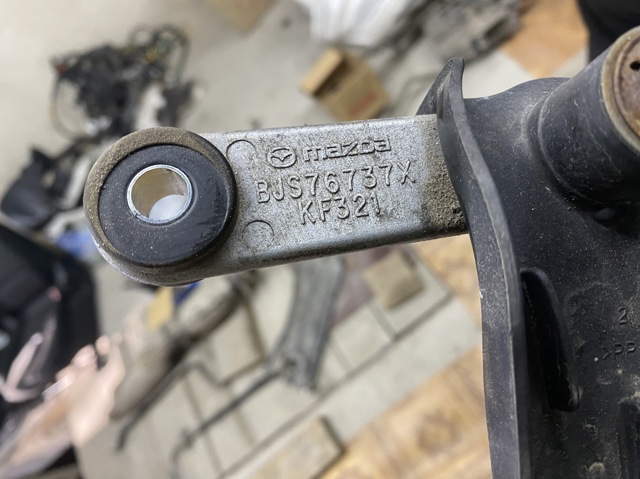 Мотор стеклоочистителя стекла (трапеции) BJS76737X MAZDA