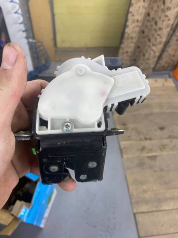 G33M62310 MAZDA Замок багажника купить в Украина