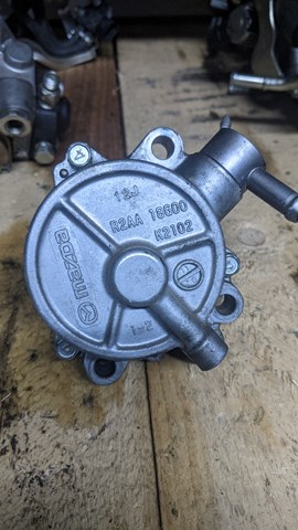 R2AA18G00 MAZDA Вакуумный насос купить в Полтава