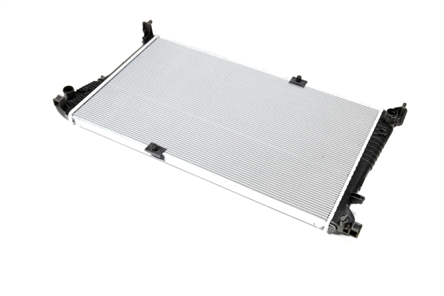 Радиатор системы охлаждения двигателя 630709 NISSENS