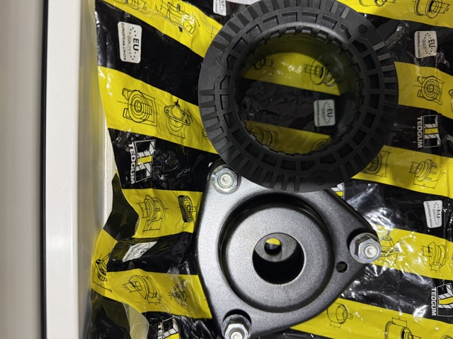 Подушка амортизатора переднего TED38870 TED-GUM