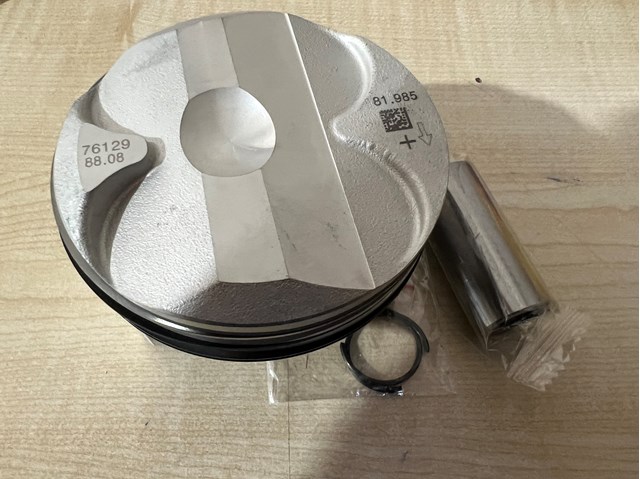 11257612982 BMW Поршень в комплекте на 1 цилиндр, STD купить в Житомир