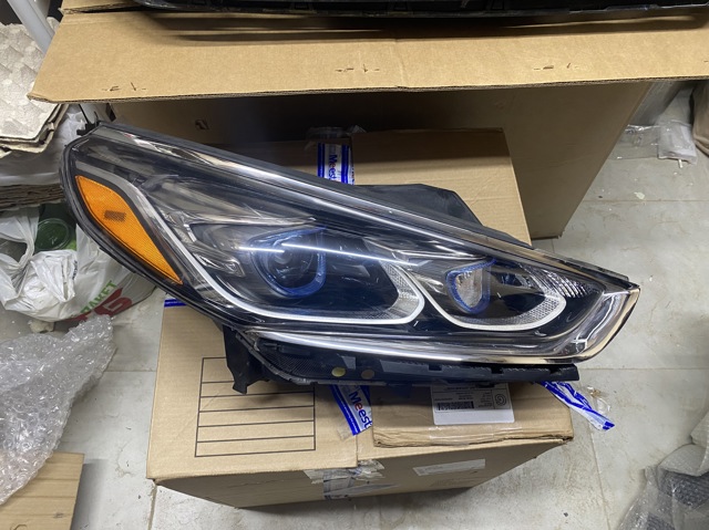 92102E6700 HYUNDAI Фара правая купить в Днепр