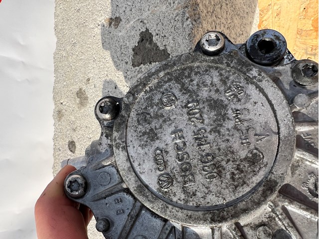 BOSCH 03G145209 Тандемный топливный насос в наличии Ирпень
