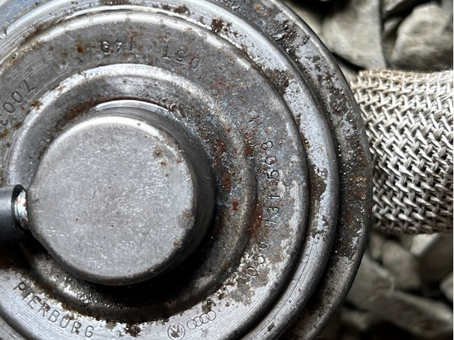 Клапан EGR системы рециркуляции отработавших газов Audi A8 D3