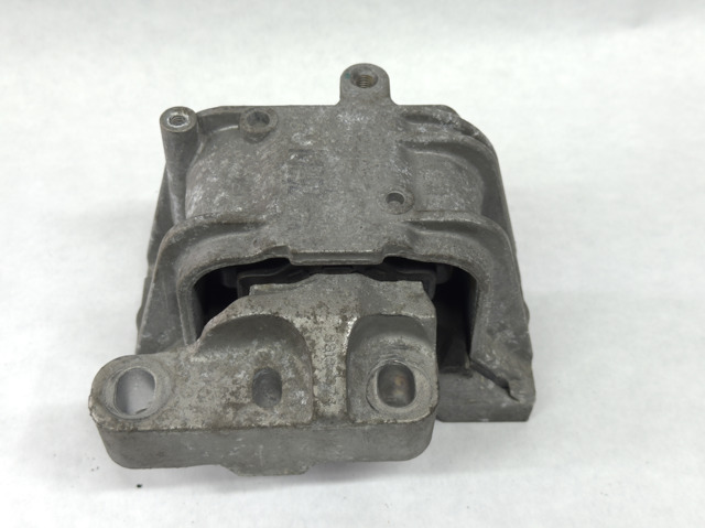 Подушка мотора правая Фольксваген Гольф 6