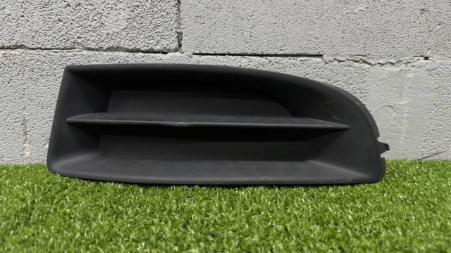  Решетка переднего бампера левая 1Z0807367B VAG