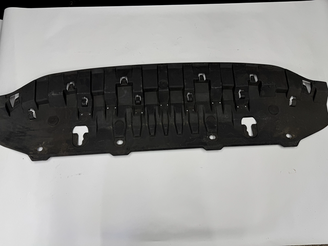 Кронштейн спойлера переднего бампеа 3V0807611 VAG