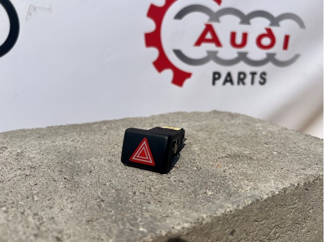Кнопка аварийной сигнализации Audi A4 B6