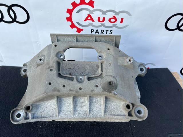 Крепление коробки передач 8K0399263T VAG
