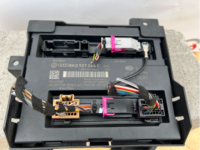Блок управления комфортом 8K0907064C VAG