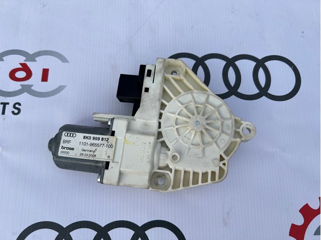 Мотор стеклоподъемника двери передней, правой 8K0959812 VAG
