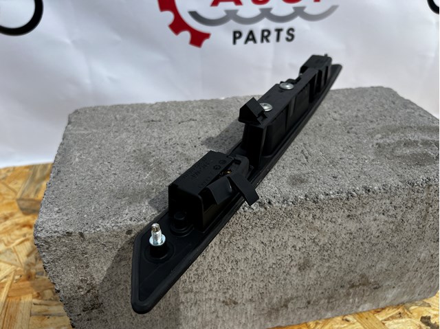 8P08275743FZ VAG Накладка крышки багажника купить в Сумы