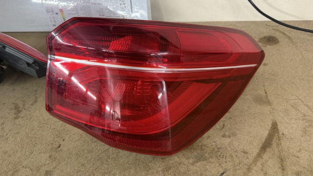 Фонарь задний правый, внешний 7488544 BMW