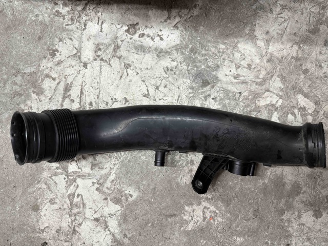 7604033 BMW Патрубок интеркулера купить в Черновцы
