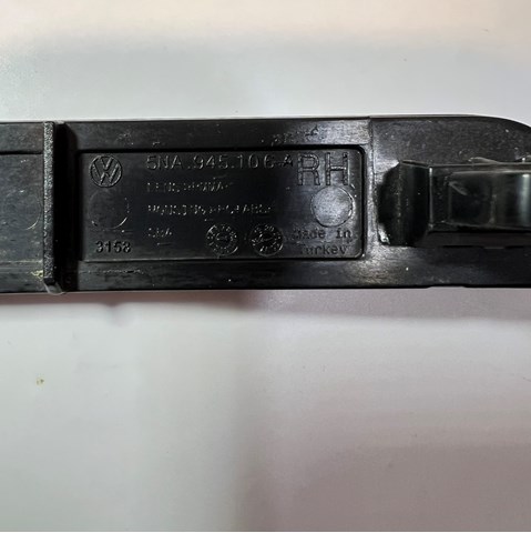 VAG 5NA945106A Правый катафот заднего бампера в наличии Киев