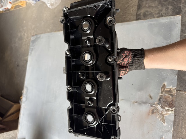 VAG 04L103469 Крышка клапанная в наличии Житомир