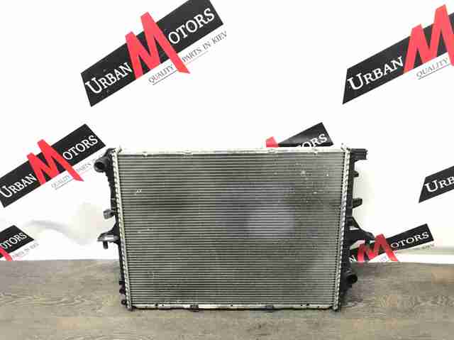 Radiador de esfriamento de motor Audi Q7 4LB