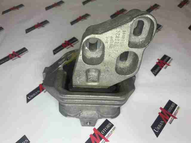 Coxim (suporte) esquerdo de motor A2462400217 Mercedes