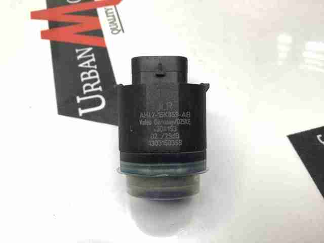 Sensor dianteiro de sinalização de estacionamento (sensor de estacionamento) LR038533 Land Rover