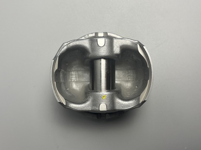 Поршень в сборе 028PI00134000 MAHLE